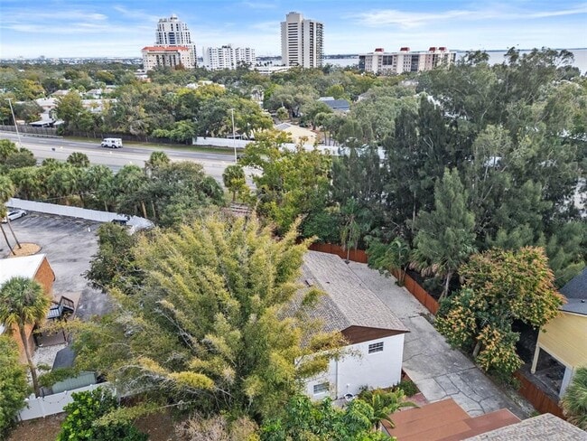 Building Photo - 2002 S Habana Ave