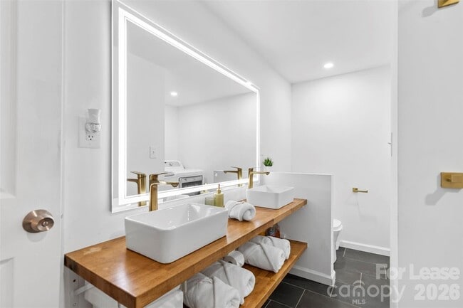 Building Photo - 25033 Molokai Dr