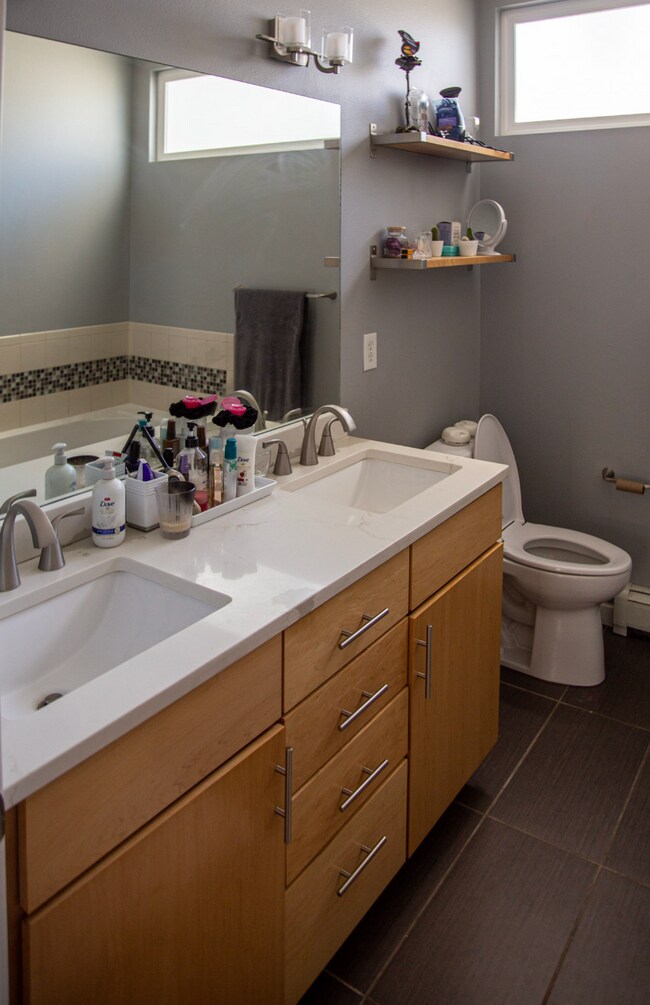 Building Photo - 4400 W 46th Ave