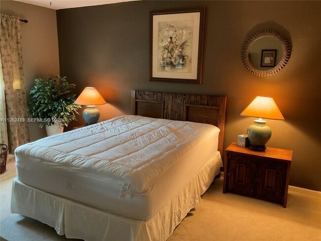 Building Photo - 2110 NE 39th St