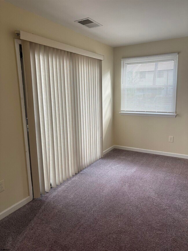 Building Photo - 2705 Goldenrod Ct