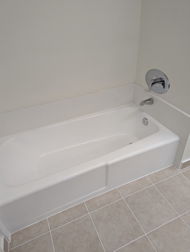 Tub upstairs bathroom - 2960 W 235th St