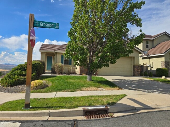 Building Photo - Beautiful single story home with over 1600...