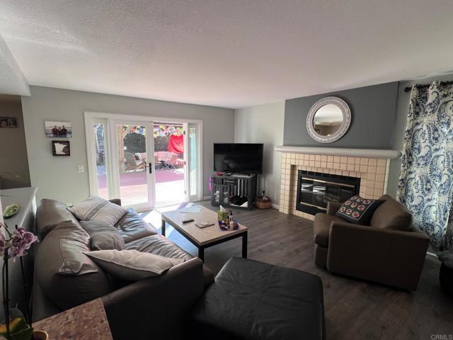 Building Photo - 1760 Hampton Ct