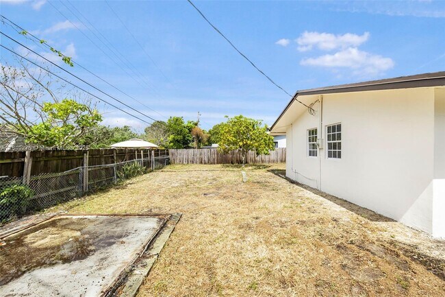 Building Photo - 10520 SW 160th St