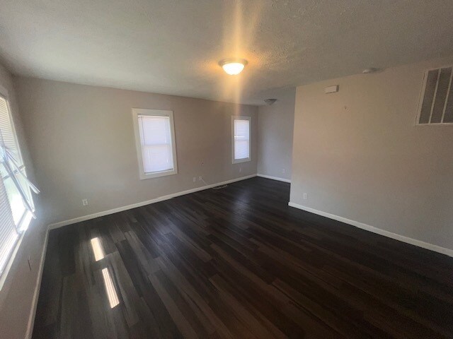 Building Photo - 4008 E 30th St