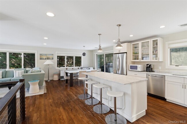 Building Photo - 6 Sunset Rd