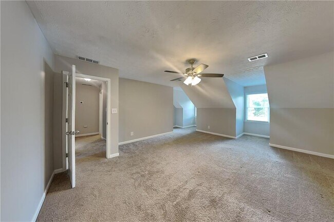 Building Photo - 2742 Bentwood Dr