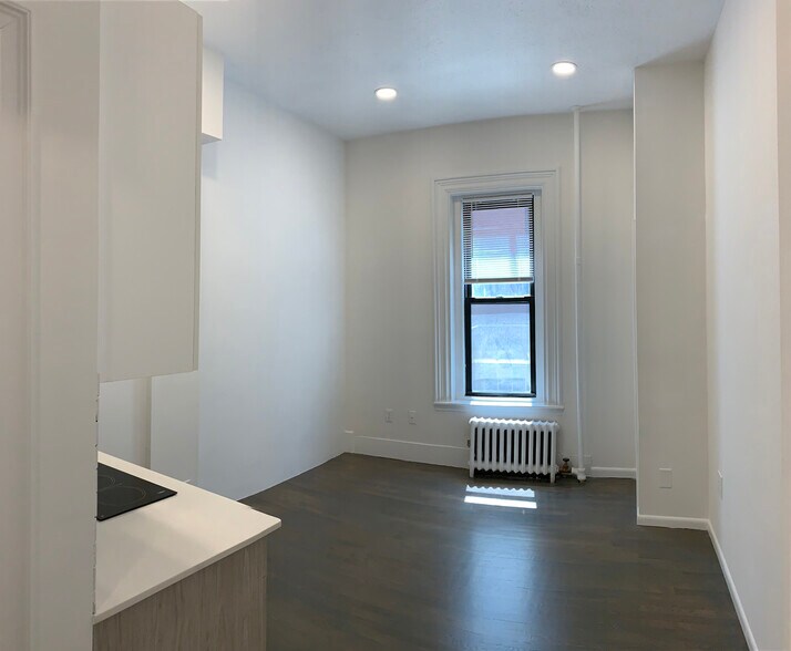 Building Photo - 271 Newbury St