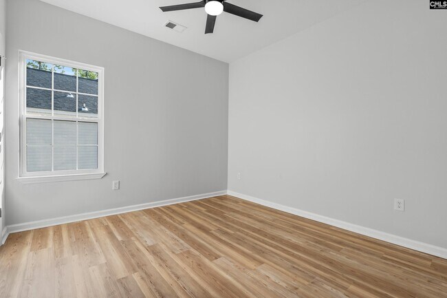 Building Photo - 410 Lincolnshire Blvd