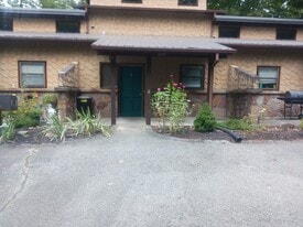 Building Photo - 4135 Dollys Dr