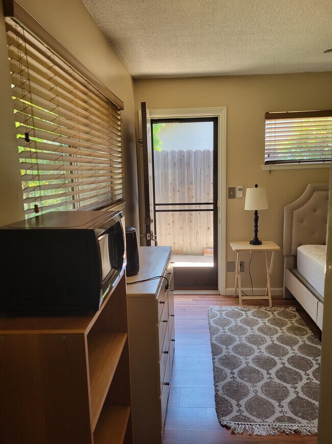 Building Photo - 5182 Jay St