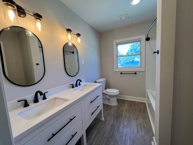 Second Bathroom - 1103 Ebinport Rd