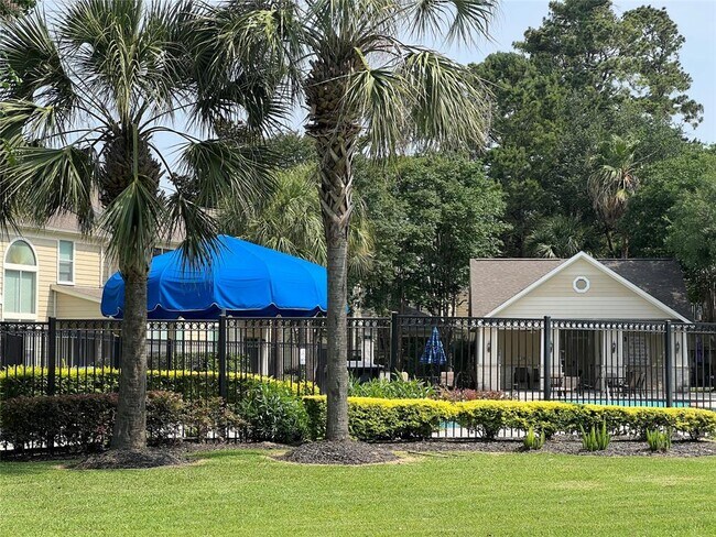 Building Photo - 13600 Breton Ridge St