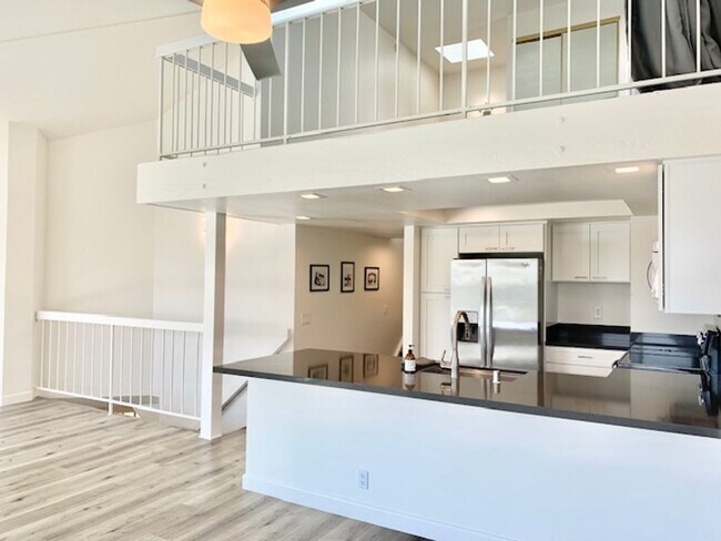 Building Photo - Beautiful Coastal Rental in Oxnard | 2 Bed...