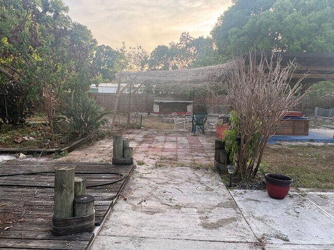 Building Photo - 4bed/3bath SFH Rent $1740/month ready May 2026