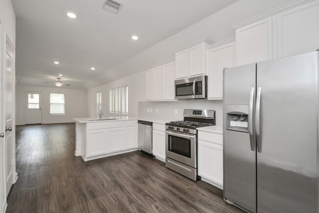 Building Photo - 15826 Menlow Bend Dr
