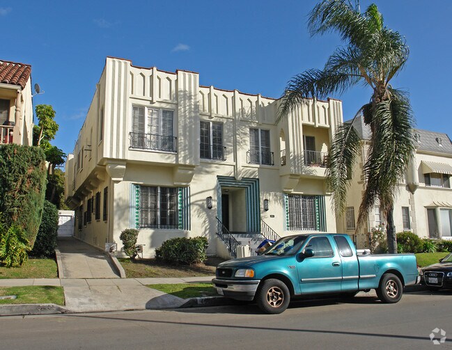 Primary Photo - 458 N Curson Ave