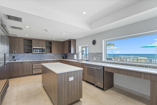 Building Photo - 4750 S Ocean Blvd