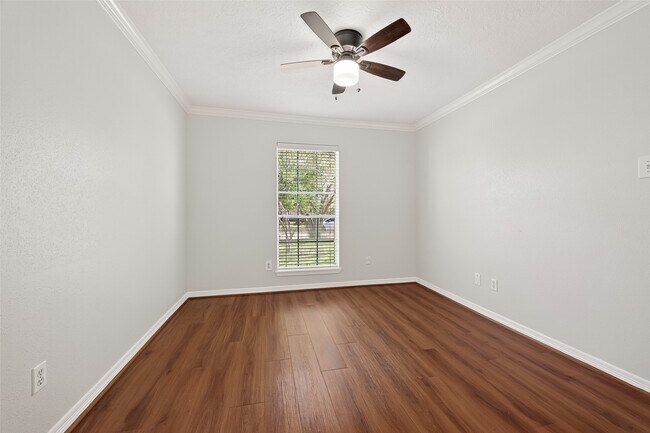 Building Photo - 19531 Woodglen Dr