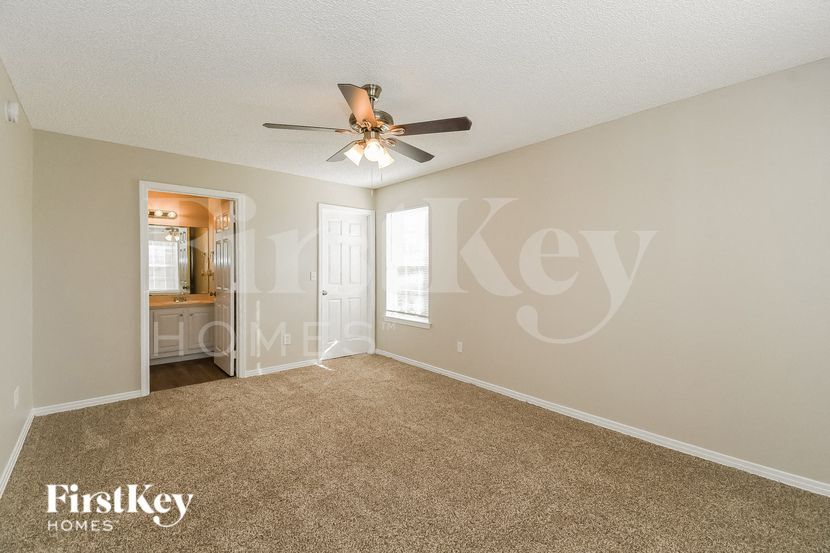 Building Photo - 7452 Cliff Cottage Dr