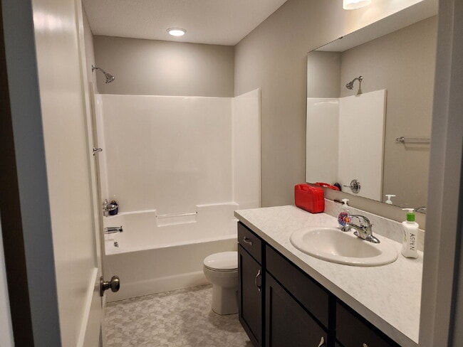 Building Photo - "Spacious 4-Bedroom Gem with 3 Full Baths and Nearly 2,000 Sq Ft of Comfort in Waverly!"