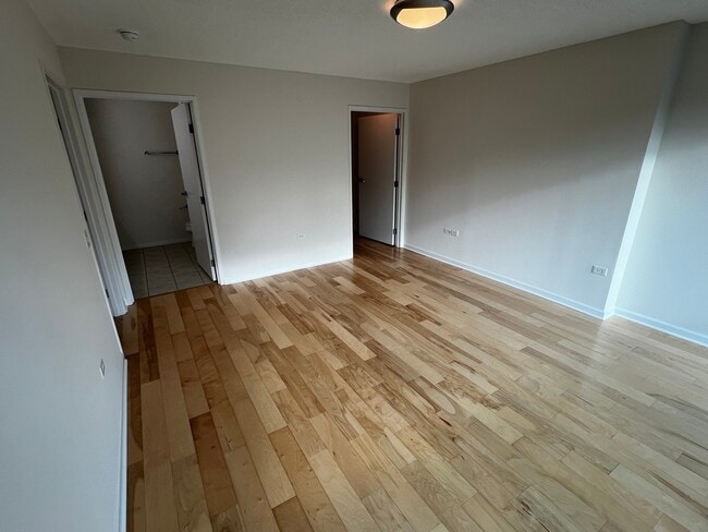 Building Photo - 9655 Woods Dr