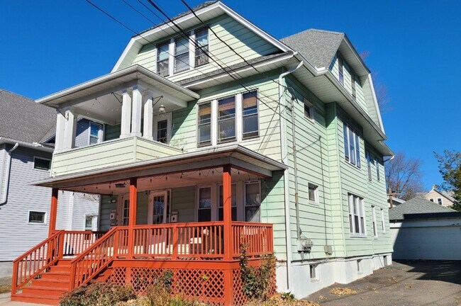 Primary Photo - 82-86-86 Harborview Ave