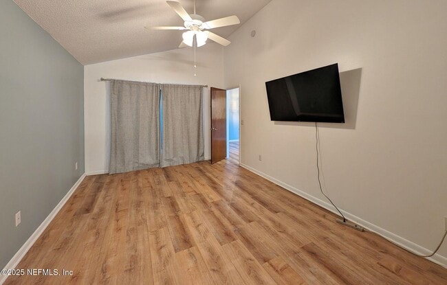 Building Photo - 2511 Whispering Woods Blvd