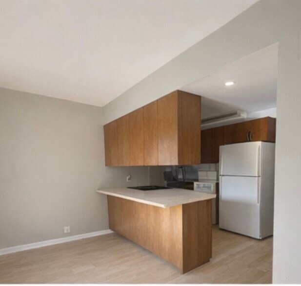 Building Photo - 1233 Park Ave