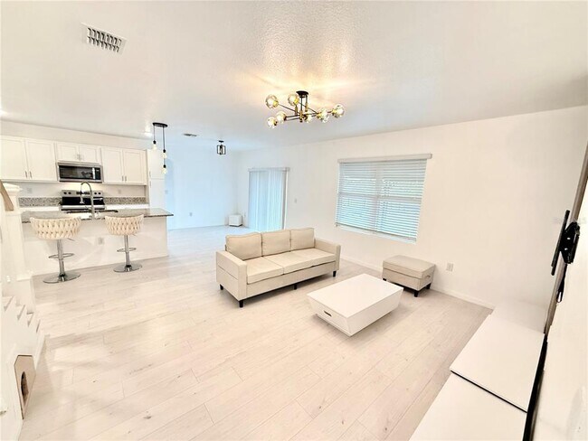 Building Photo - 2731 House Finch Rd