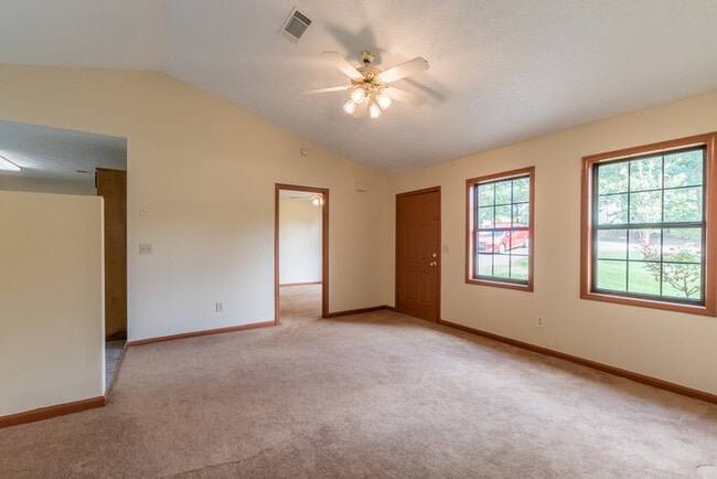 Building Photo - 4174 Warren Rd