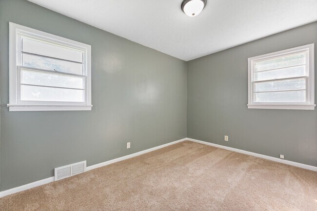 Building Photo - 4655 Curtis Ave