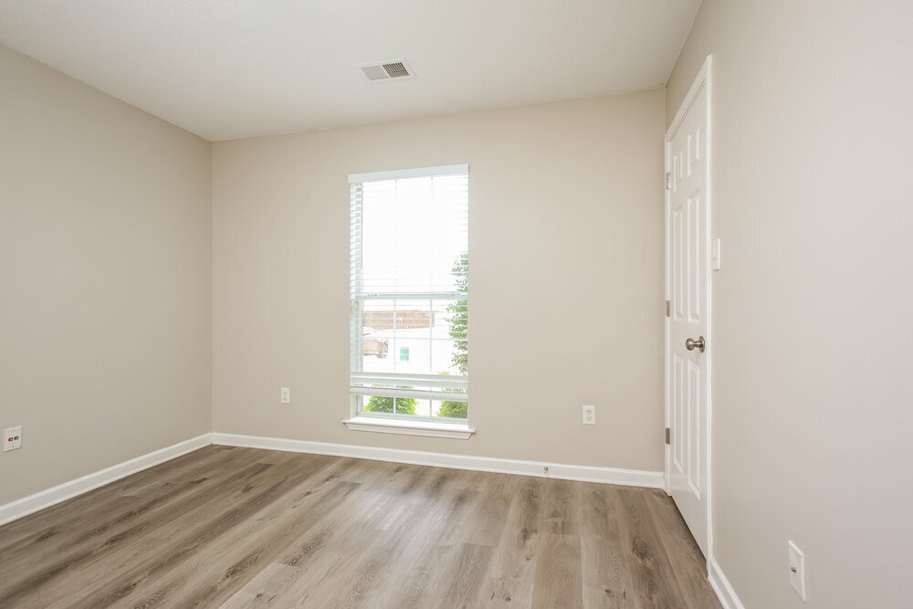 Building Photo - 1657 Madison Cove E