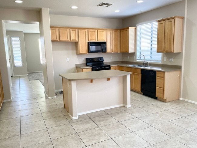 Building Photo - 4 Bedroom/2 Bath Single Level Home in Anthem! Close to freeway & TSMC Plant!