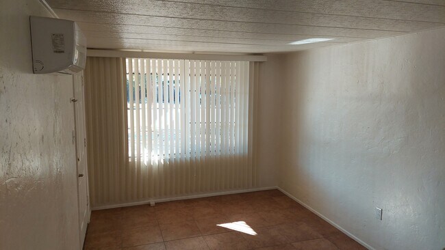 Building Photo - 3225 E Patricia St