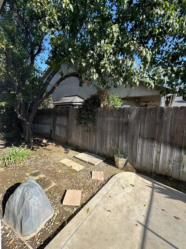 Building Photo - 1243 N Carolina Ave