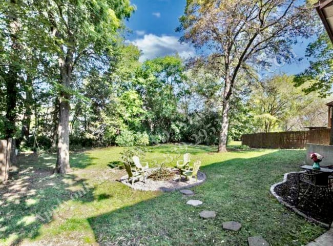 Building Photo - Beautiful UPDATED Ranch in Mission-Availab...