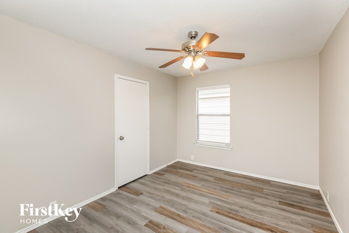 Building Photo - 7018 Glenshire Dr