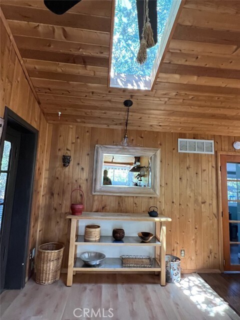 Building Photo - 456 S Skyline Dr