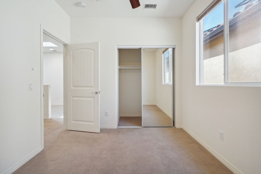 Building Photo - 5858 Levi Ln