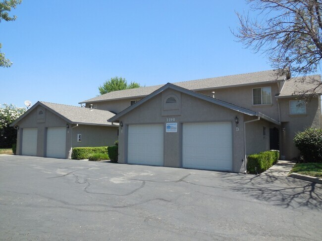 Building Photo - 1390 Serrano Pl