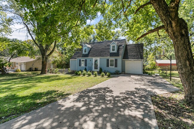 Building Photo - 6527 W 80th St
