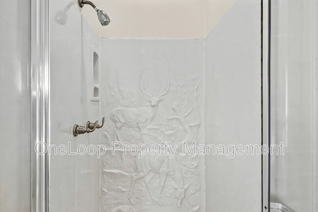 Building Photo - 493 Summerhill View