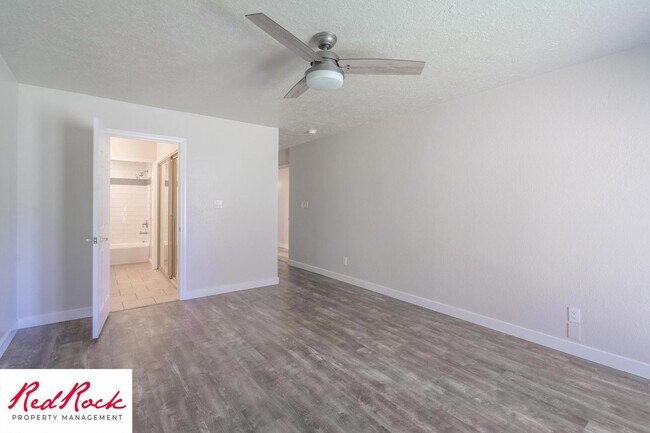 Building Photo - Newly Remodeled 3 Bedroom Townhome. Small ...