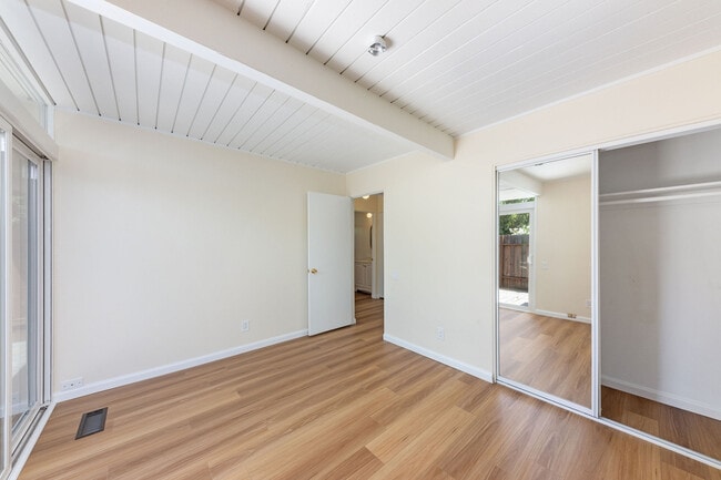 Building Photo - 81 Sotelo Way