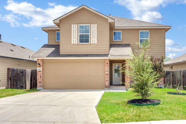 Building Photo - "Spacious 5-Bedroom Sanctuary with 2.5 Bat...