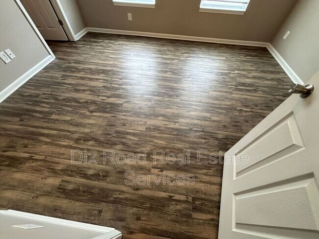 Building Photo - 209 Wexford Dr