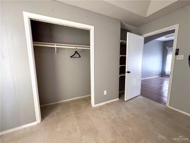 Building Photo - 6804 Chris Dr