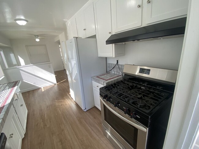 Building Photo - Three bedroom home in Lakewood now available!